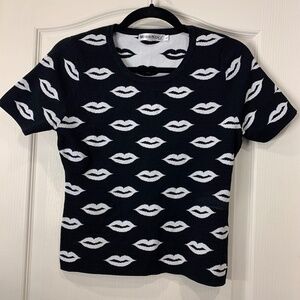 MissKoo Paris Graphic Lips Knit Top – Cool & Statement Piece Black‎ and White